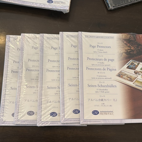 Creative Memories Set - Navy Scrapbook + 45 scrapbook pages + 75 Page Protectors - Picture 5 of 12